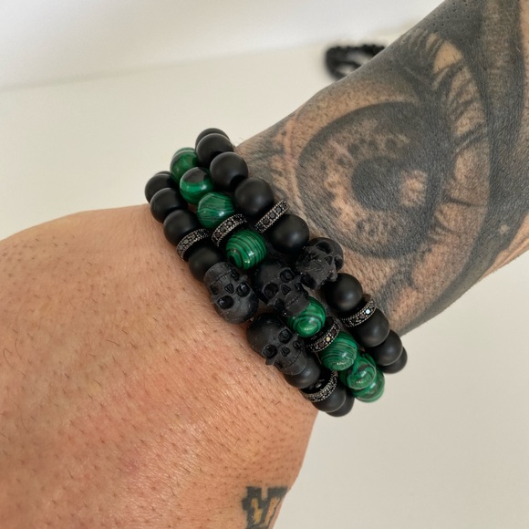 Matte Black Onyx and Black CZ Skull Bead Bracelet - Picture 4 of 6